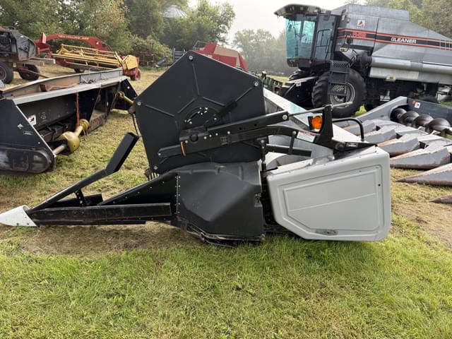 Image of Gleaner 20 equipment image 3