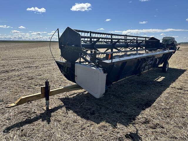 Image of Gleaner 27G equipment image 3