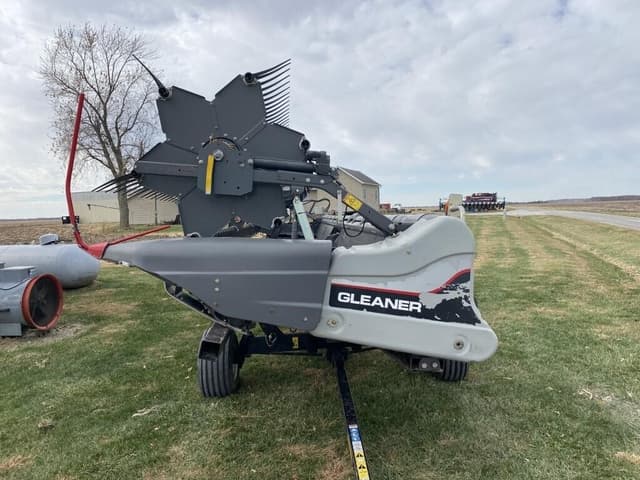 Image of Gleaner 9255 equipment image 1
