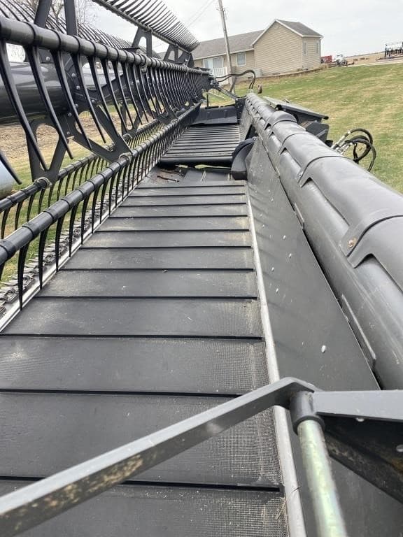 Image of Gleaner 9255 equipment image 2