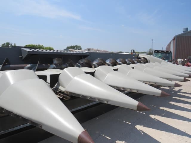 Image of Gleaner 3000 equipment image 4