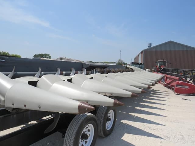 Image of Gleaner 3000 equipment image 1