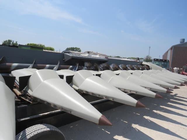 Image of Gleaner 3000 equipment image 3