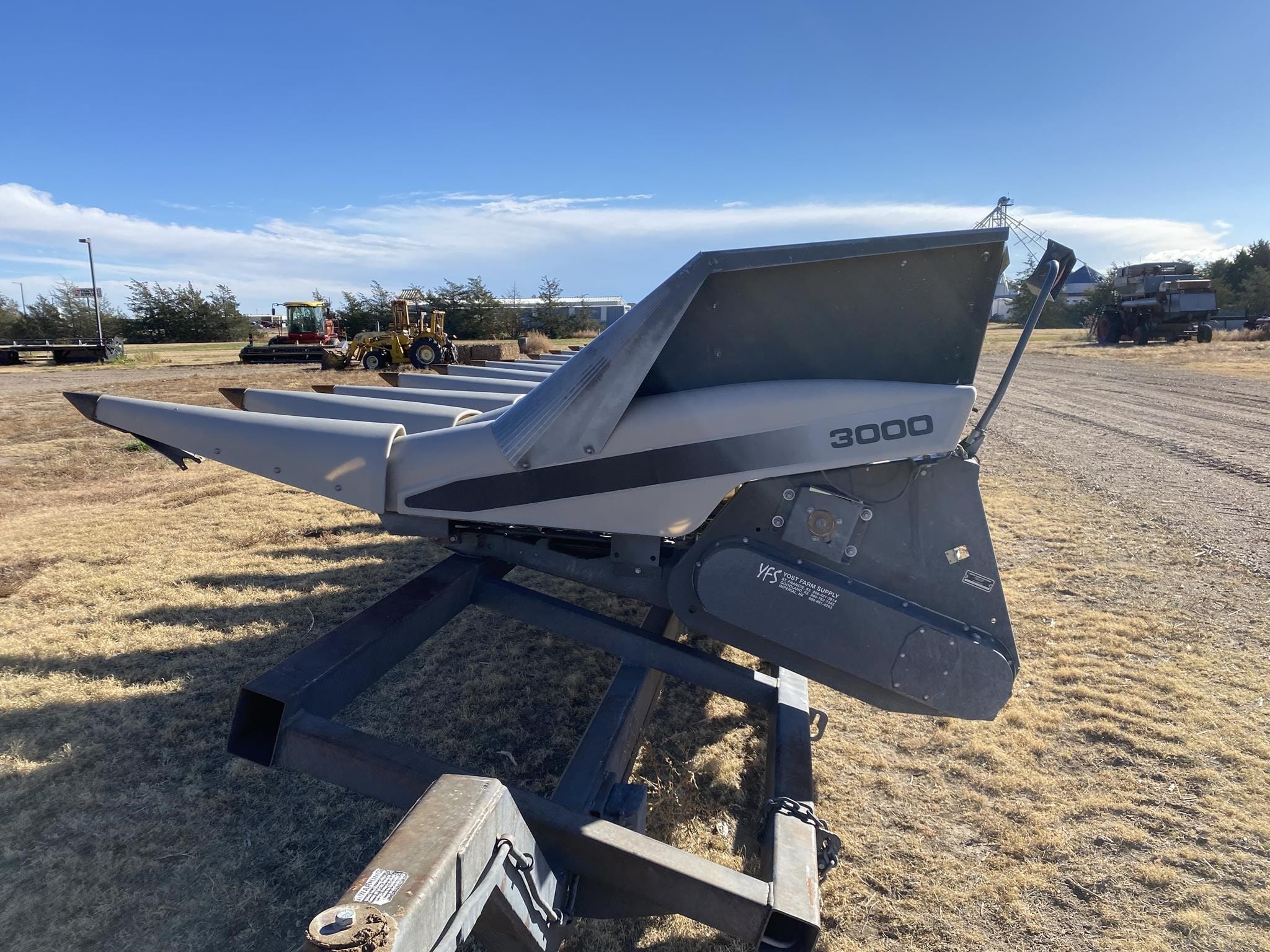 2014 Gleaner 3000 Equipment Image0