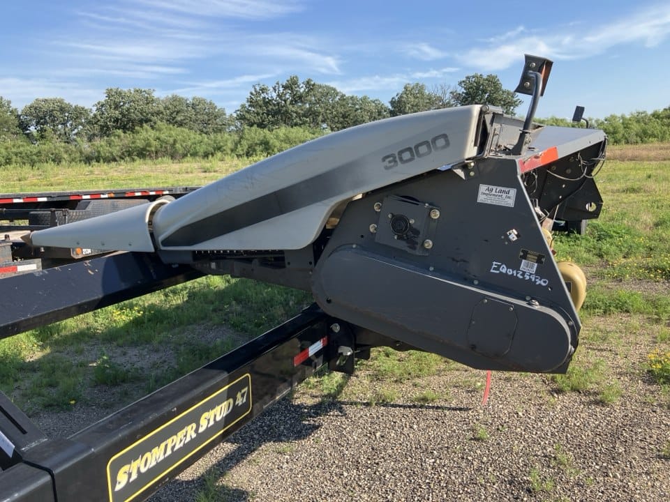 2009 Gleaner 3000 Equipment Image0