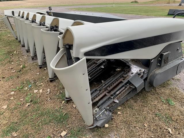Image of Gleaner 3000 equipment image 1
