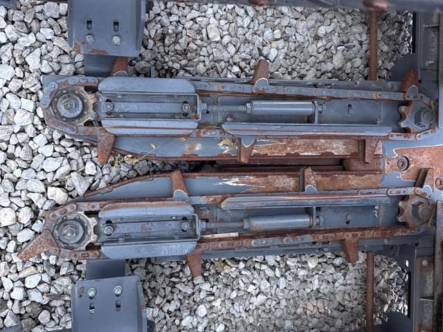 Image of Gleaner 3000 equipment image 2