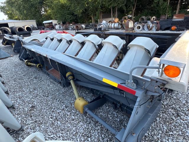 Image of Gleaner 3000 equipment image 4