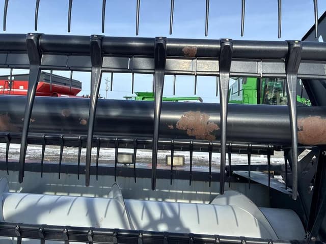 Image of Gleaner 320 equipment image 2