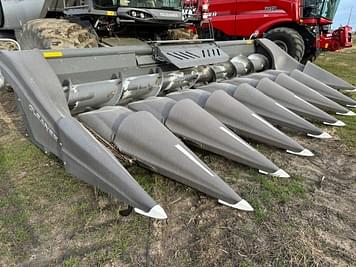 Main image Gleaner Command 3308