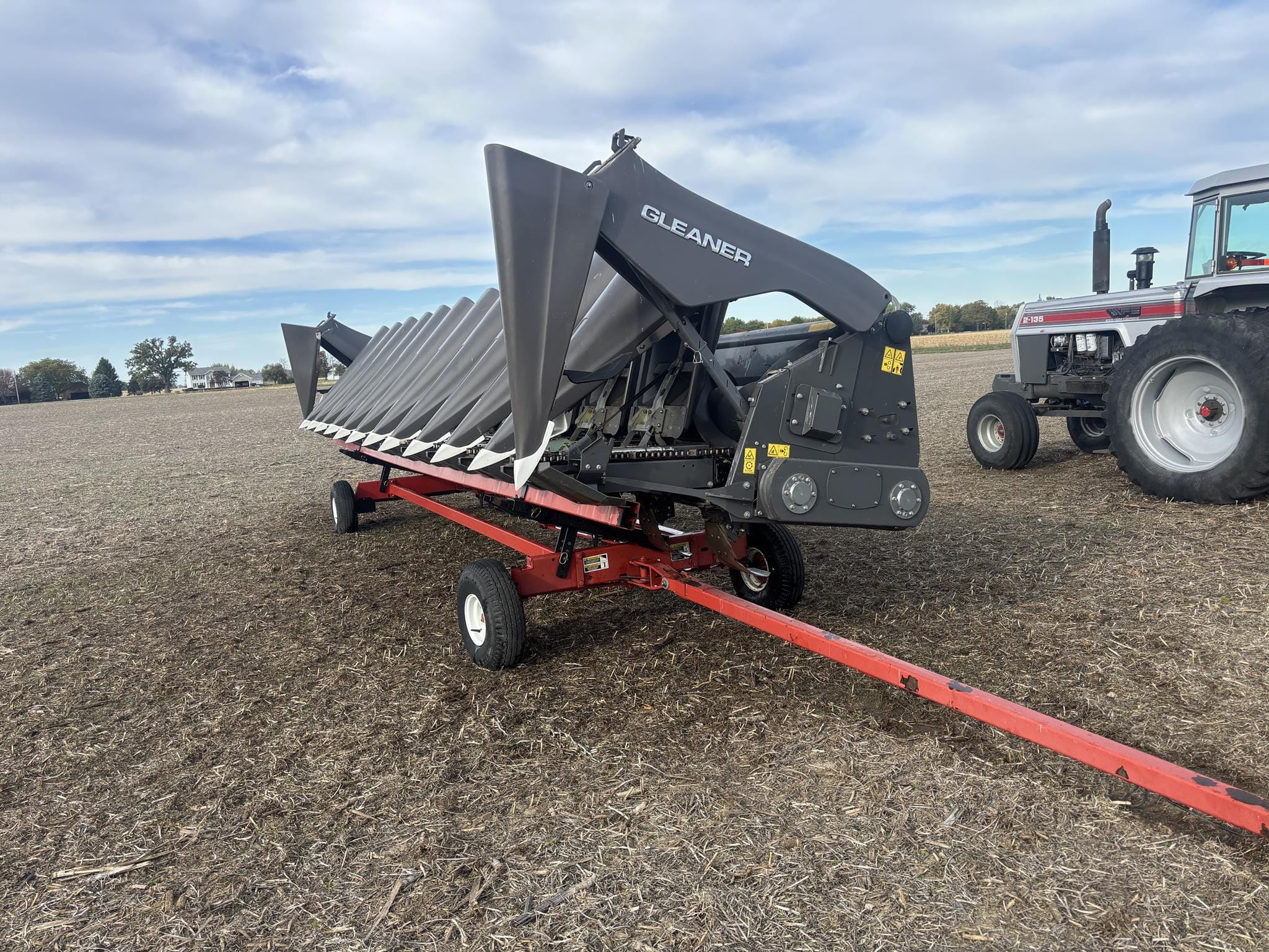 Gleaner 3312 Equipment Image0
