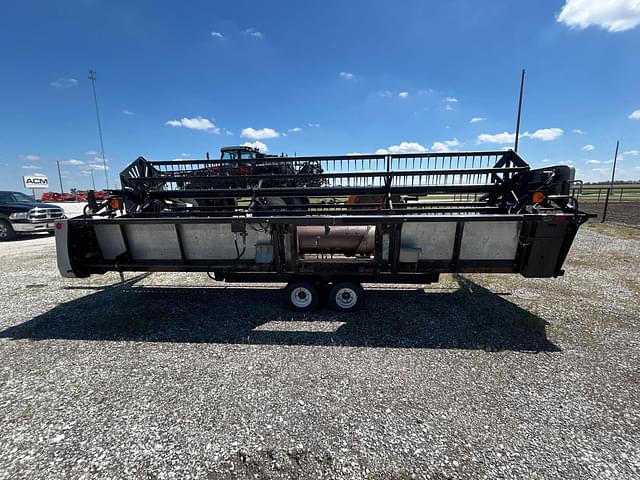 Image of Gleaner 500 equipment image 3