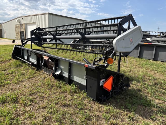 Image of Gleaner 500 equipment image 4