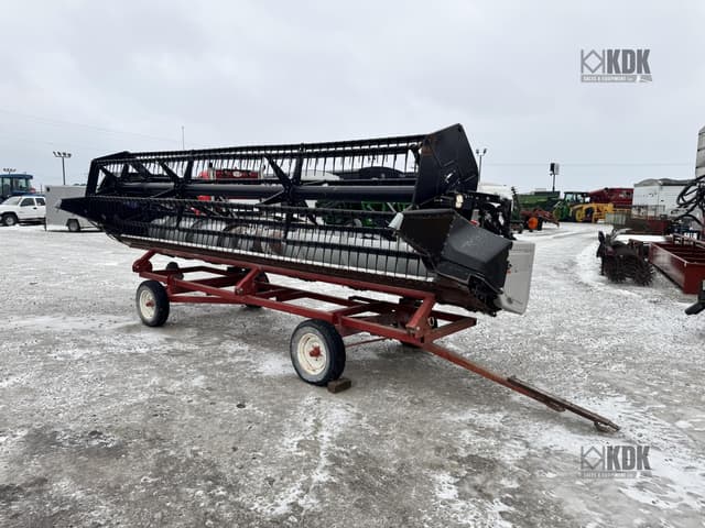 Image of Gleaner 500 equipment image 2