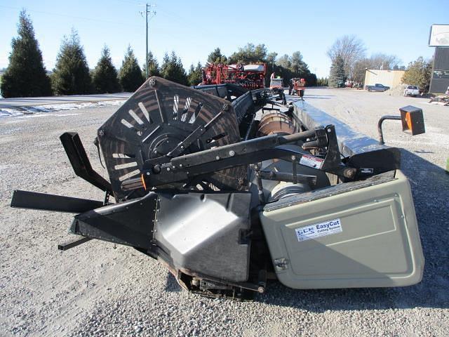 Image of Gleaner 520 equipment image 3