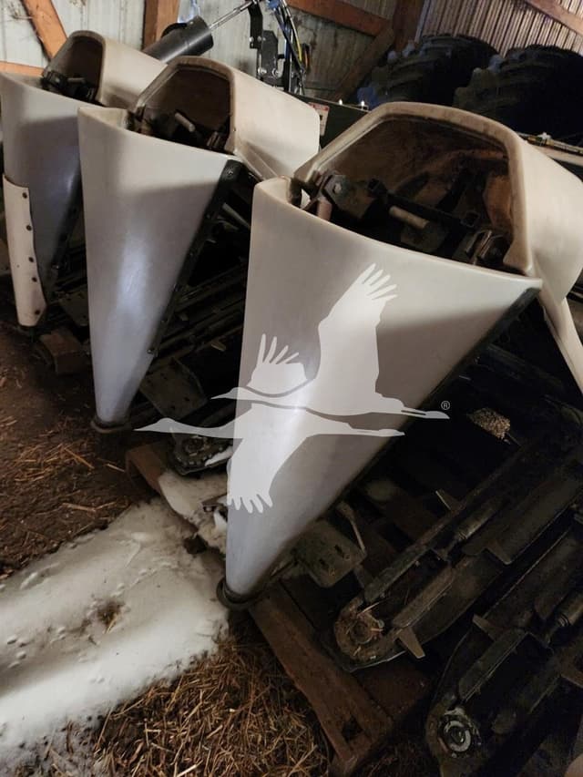 Image of Gleaner 630 equipment image 3