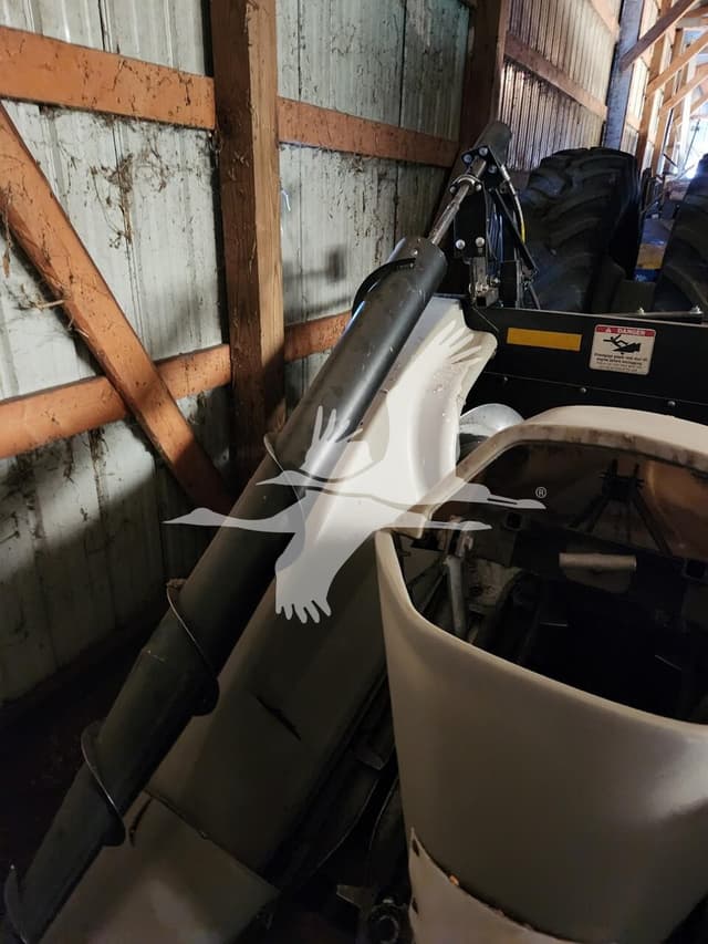 Image of Gleaner 630 equipment image 1