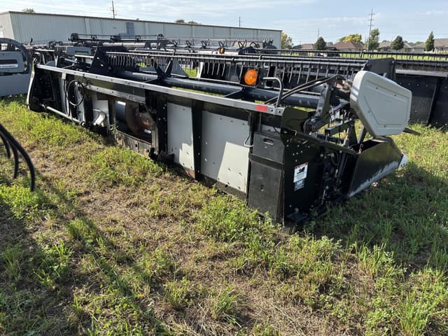 Image of Gleaner 800 equipment image 4