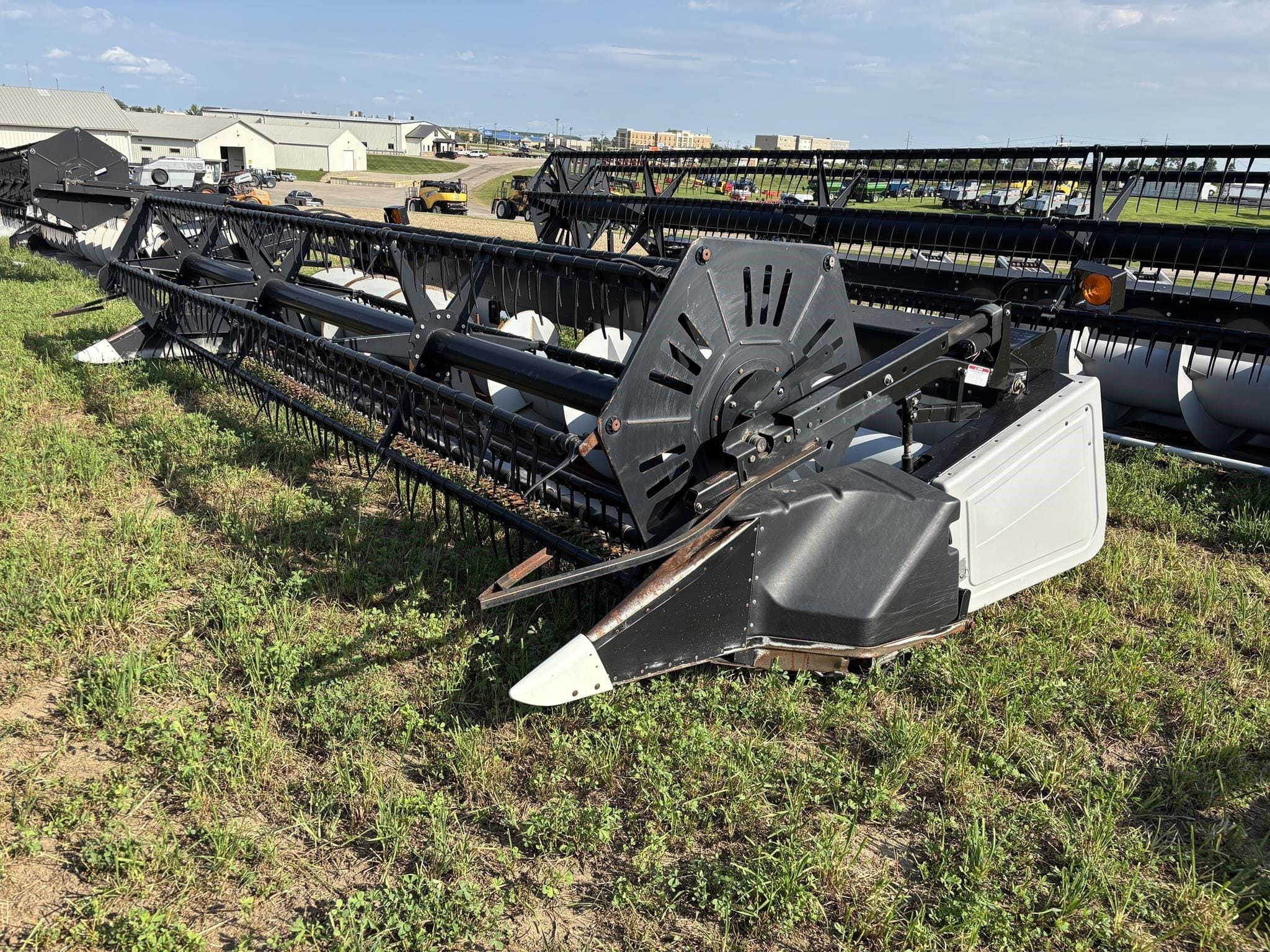Gleaner 800 Equipment Image0
