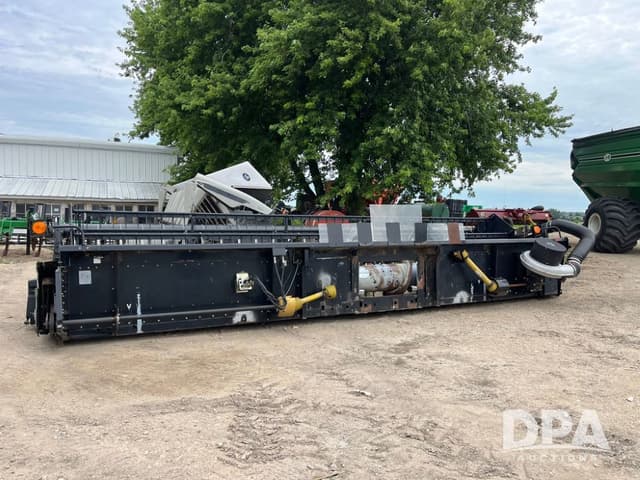 Image of Gleaner 800 equipment image 4