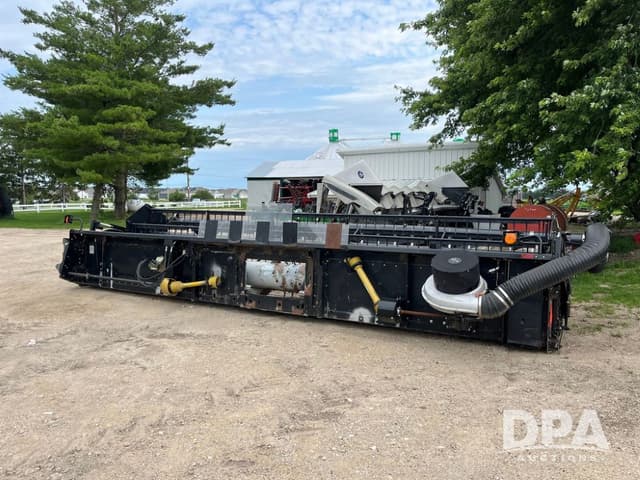 Image of Gleaner 800 equipment image 2