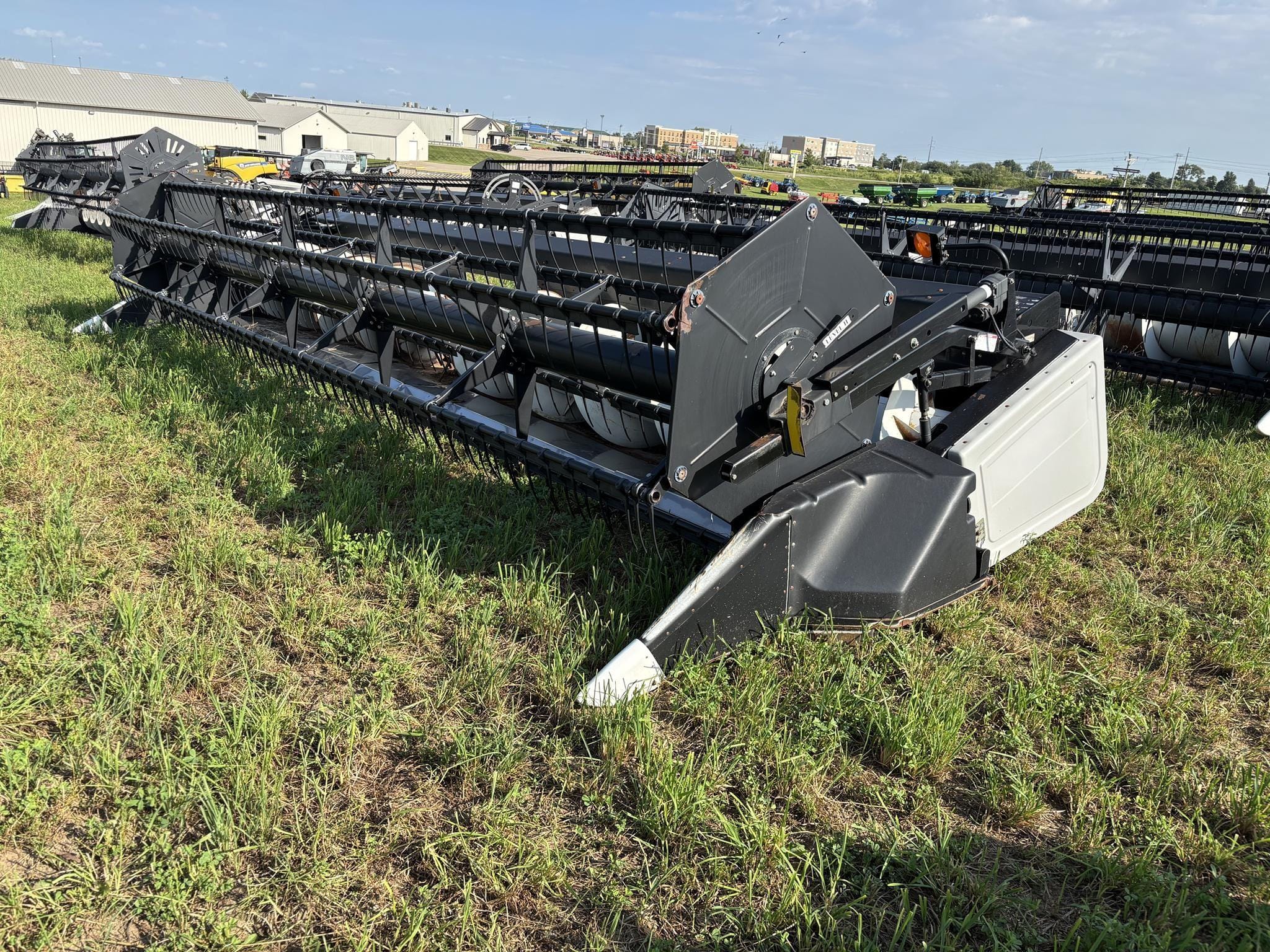 Gleaner 8000 Equipment Image0