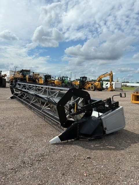 Image of Gleaner 8200 Primary image