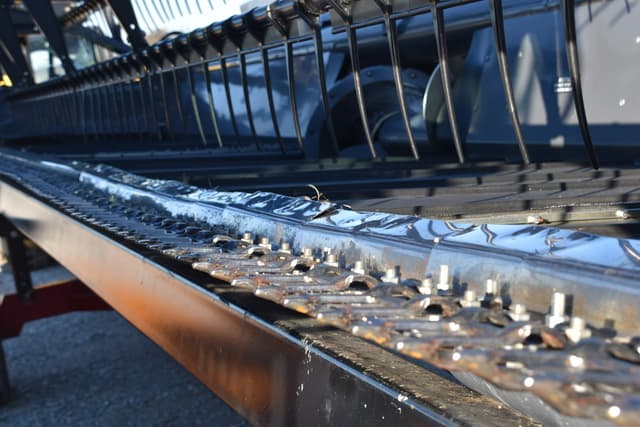 Image of Gleaner 9250 equipment image 4