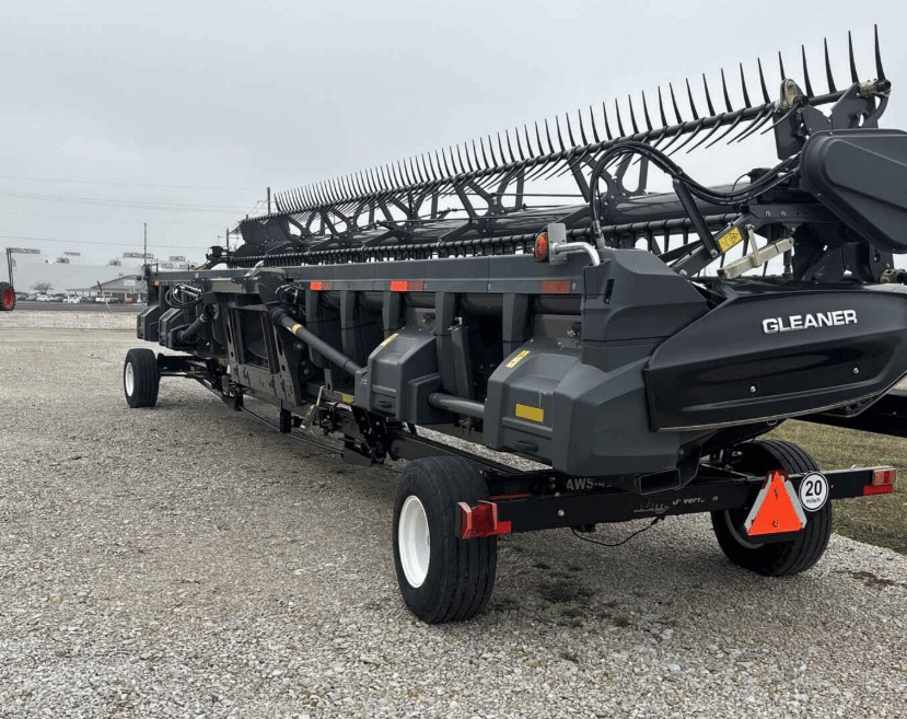 Image of Gleaner 9335 Primary Image