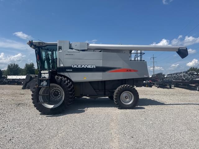 Image of Gleaner A75 equipment image 1