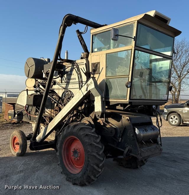 Image of Gleaner E equipment image 2