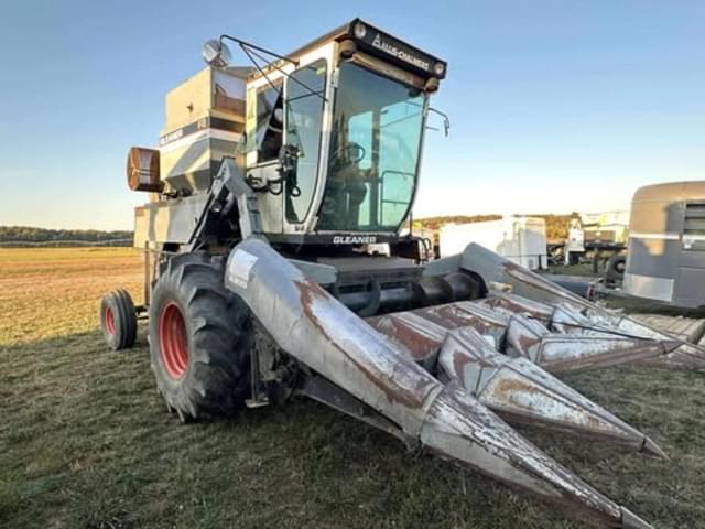 Image of Allis Chalmers F2 Gleaner equipment image 1