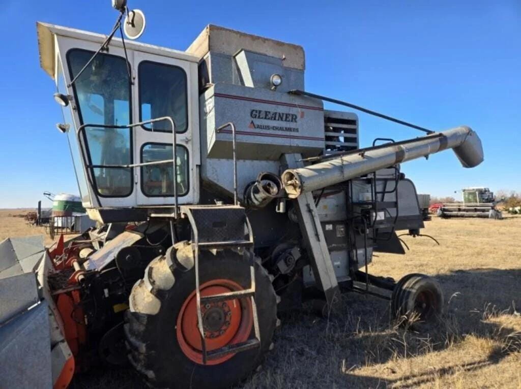 Main image Gleaner F