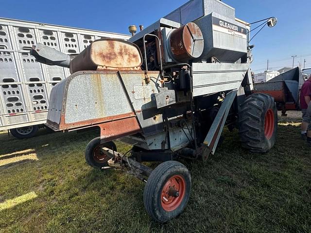 Image of Gleaner F equipment image 3