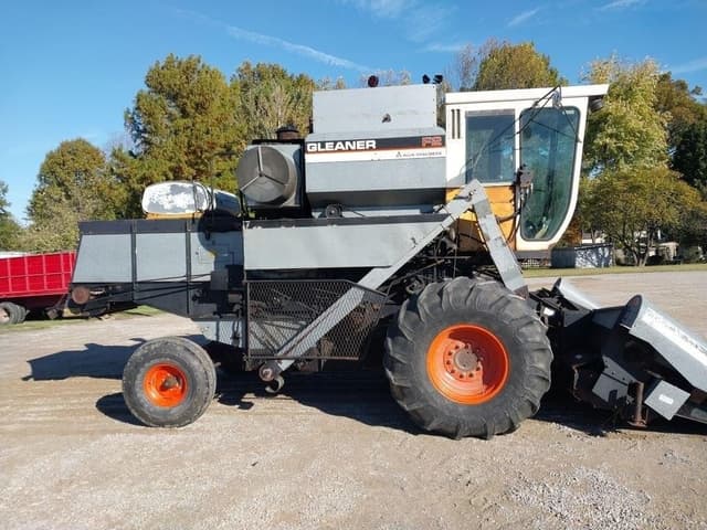 Image of Gleaner F2 equipment image 2