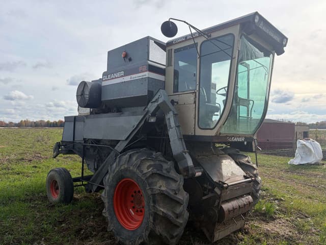 Image of Gleaner F2 equipment image 1