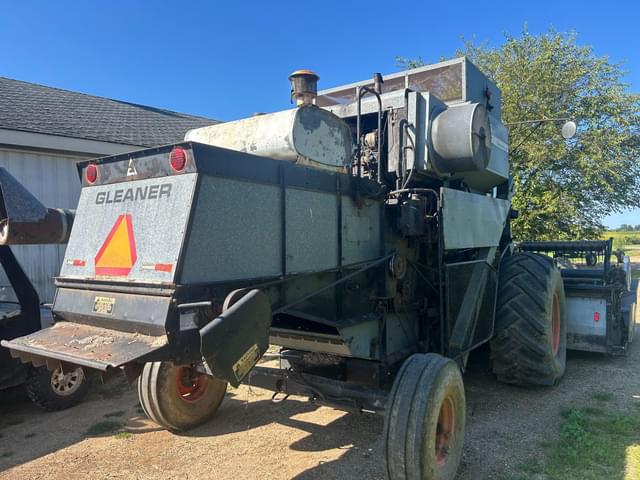 Image of Gleaner F2 equipment image 3