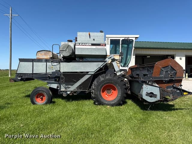 Image of Gleaner F2 equipment image 3