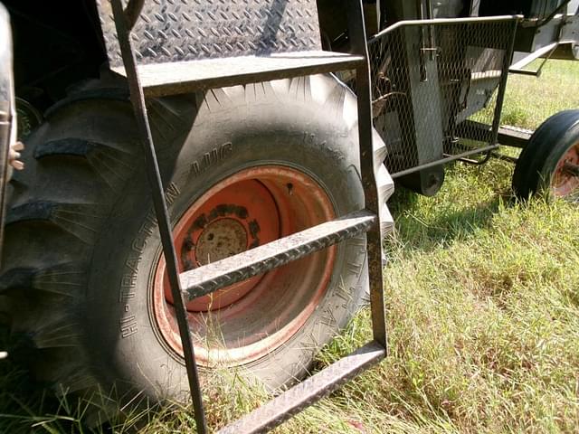 Image of Gleaner F2 equipment image 4