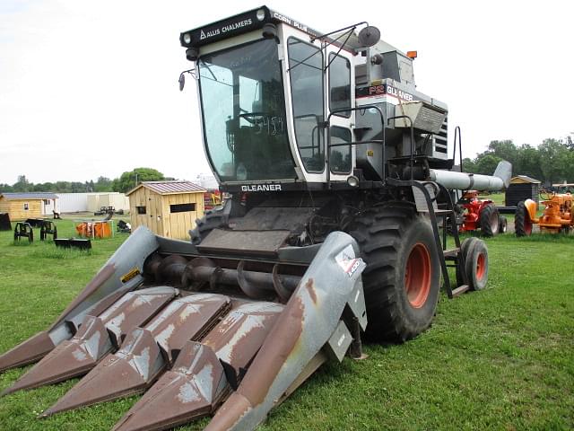 Image of Gleaner F2 equipment image 3