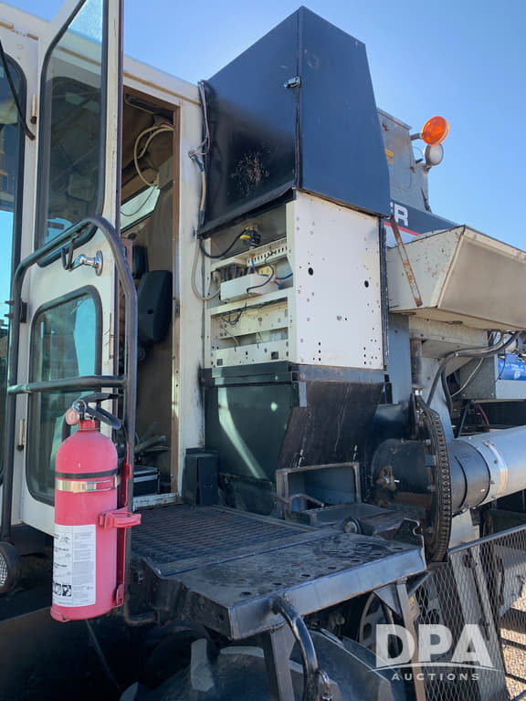 Image of Gleaner F3 equipment image 4