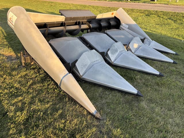 Image of Gleaner 438A equipment image 2