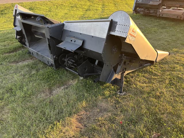 Image of Gleaner 438A equipment image 4