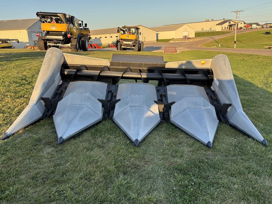 Image of Gleaner FG438 Image 0