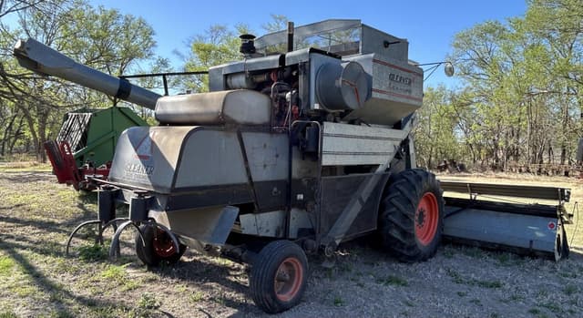 Image of Gleaner G equipment image 4