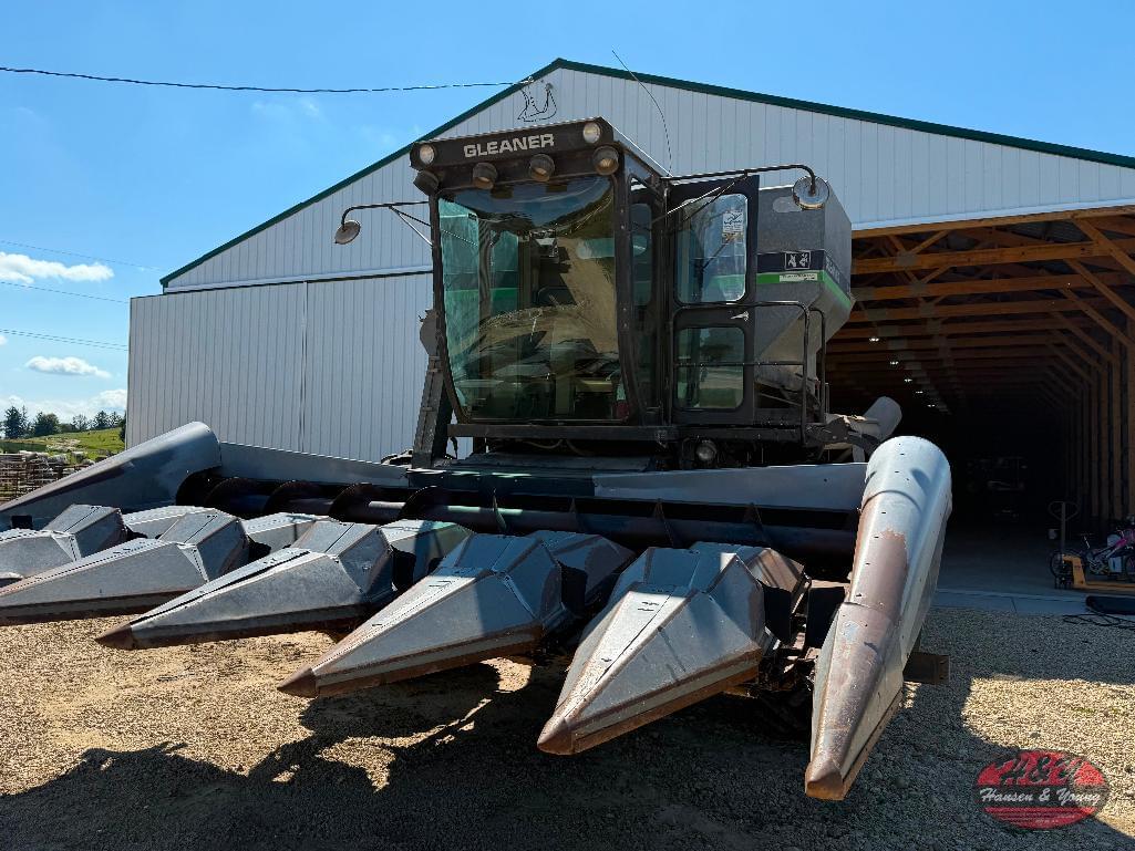 Image of Gleaner 630 Image 0