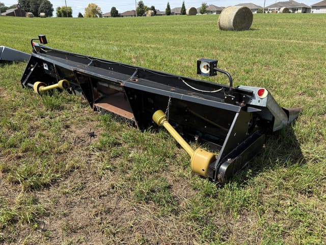 Image of Gleaner Hugger 630 equipment image 4