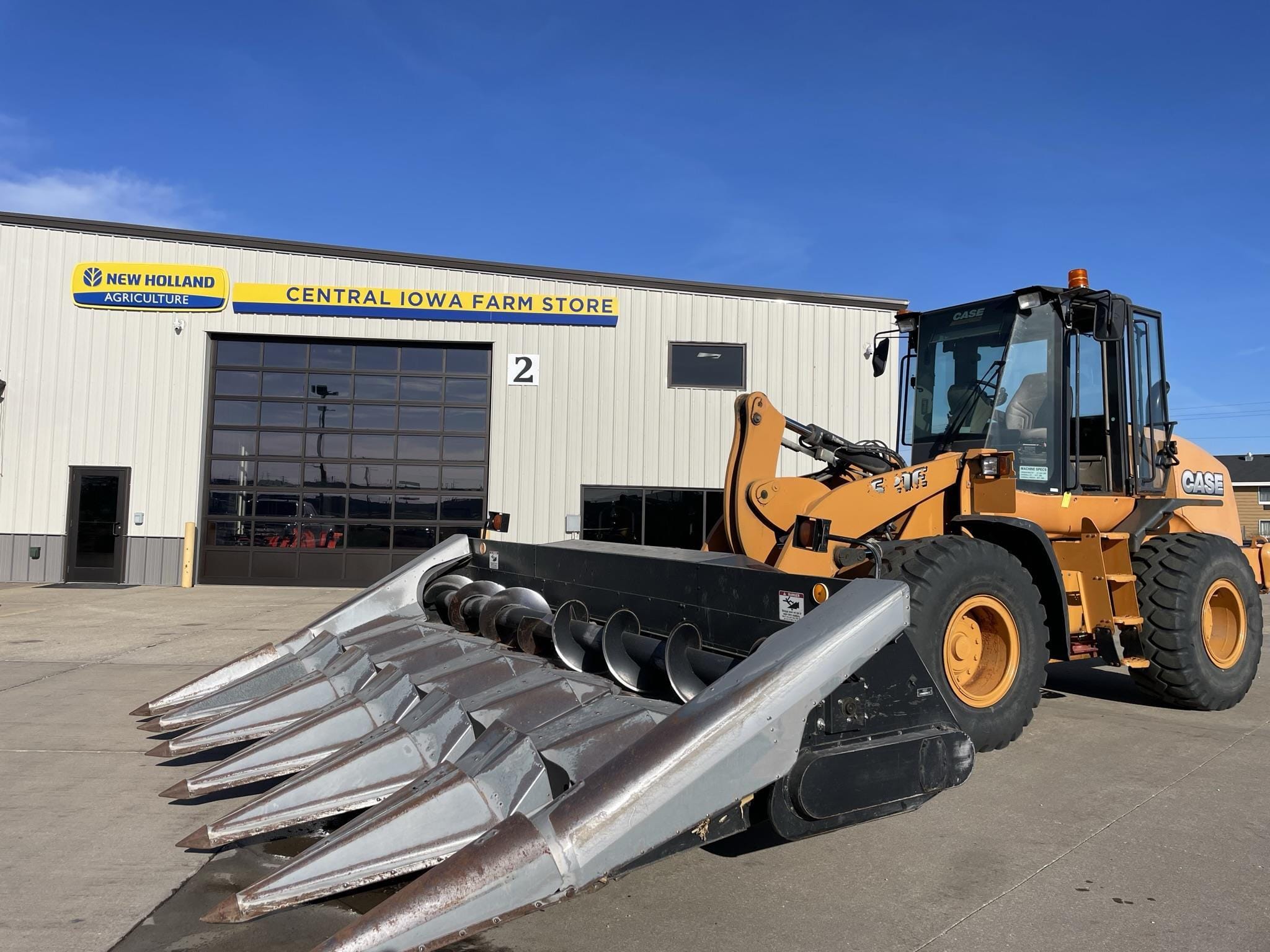 Main image Gleaner Hugger 630