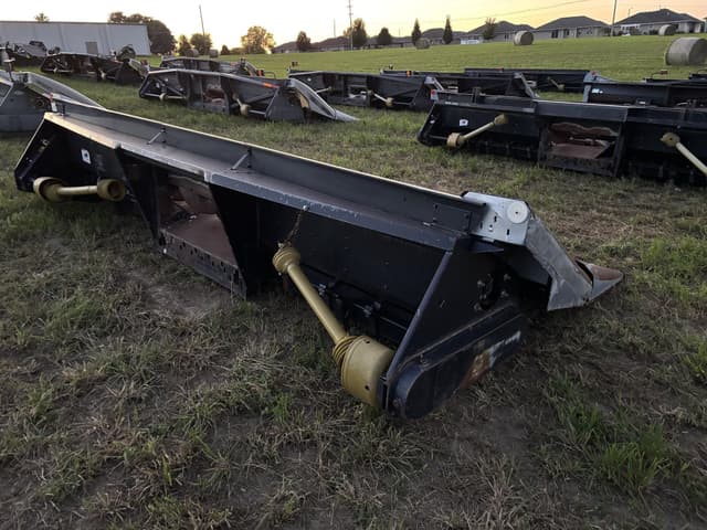 Image of Gleaner Hugger 630 equipment image 4