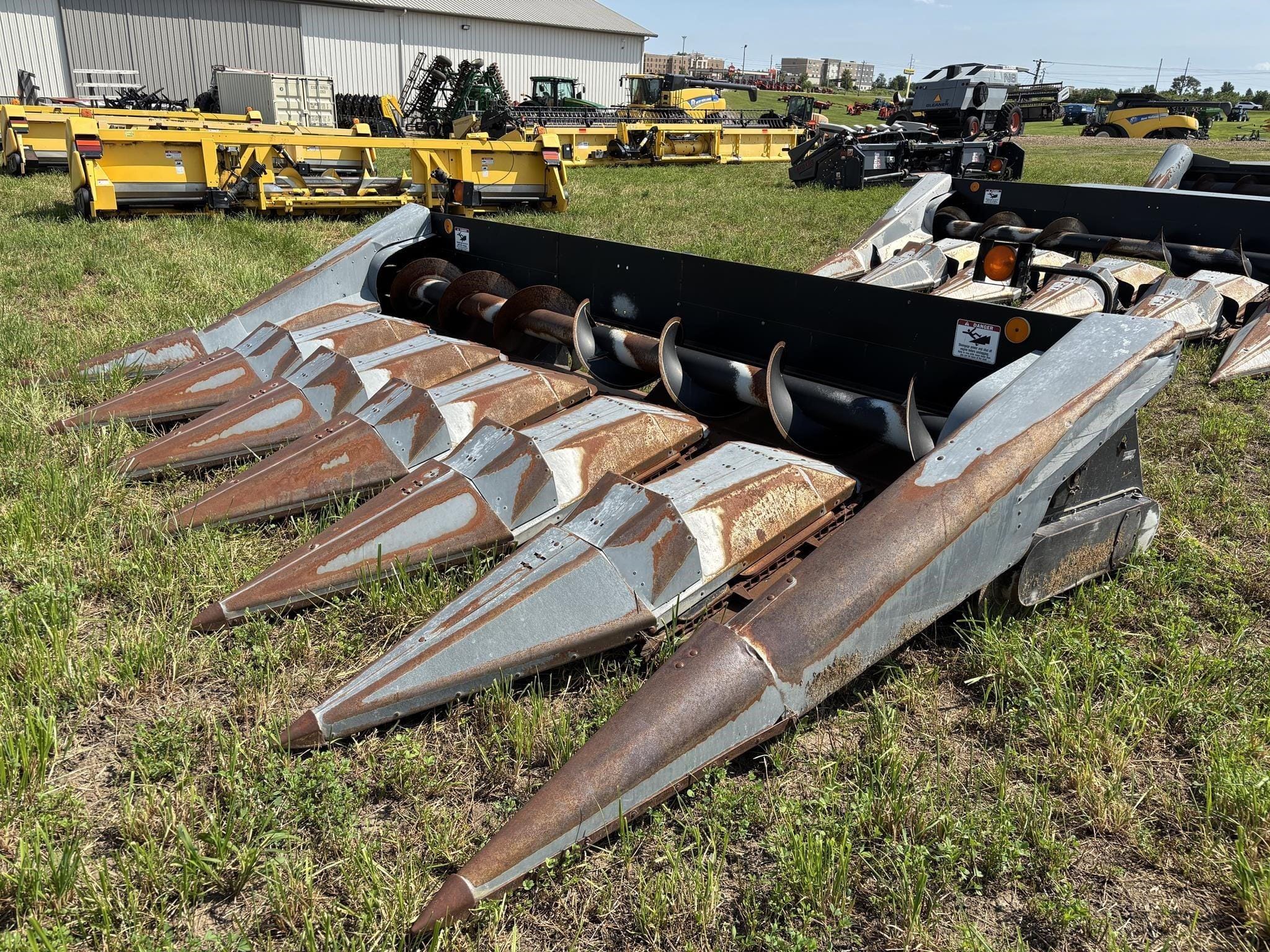 Main image Gleaner Hugger 630